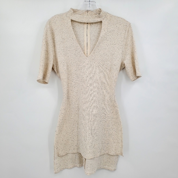 Lavish Alice Women Ivory Short Sleeve Mock Neck Cutout Top - Picture 1 of 9